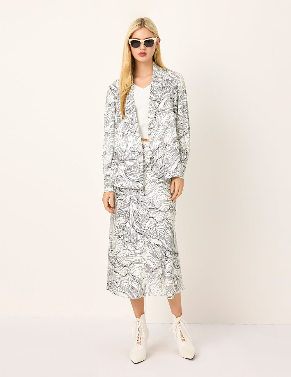 MARYLING Women's Black White Floral-Print Silk Mermaid Knee