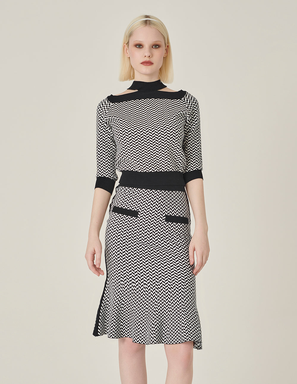 MARYLING Black And White Herringbone Off-Shoulder Mid-Sleeve Knitted Pullover