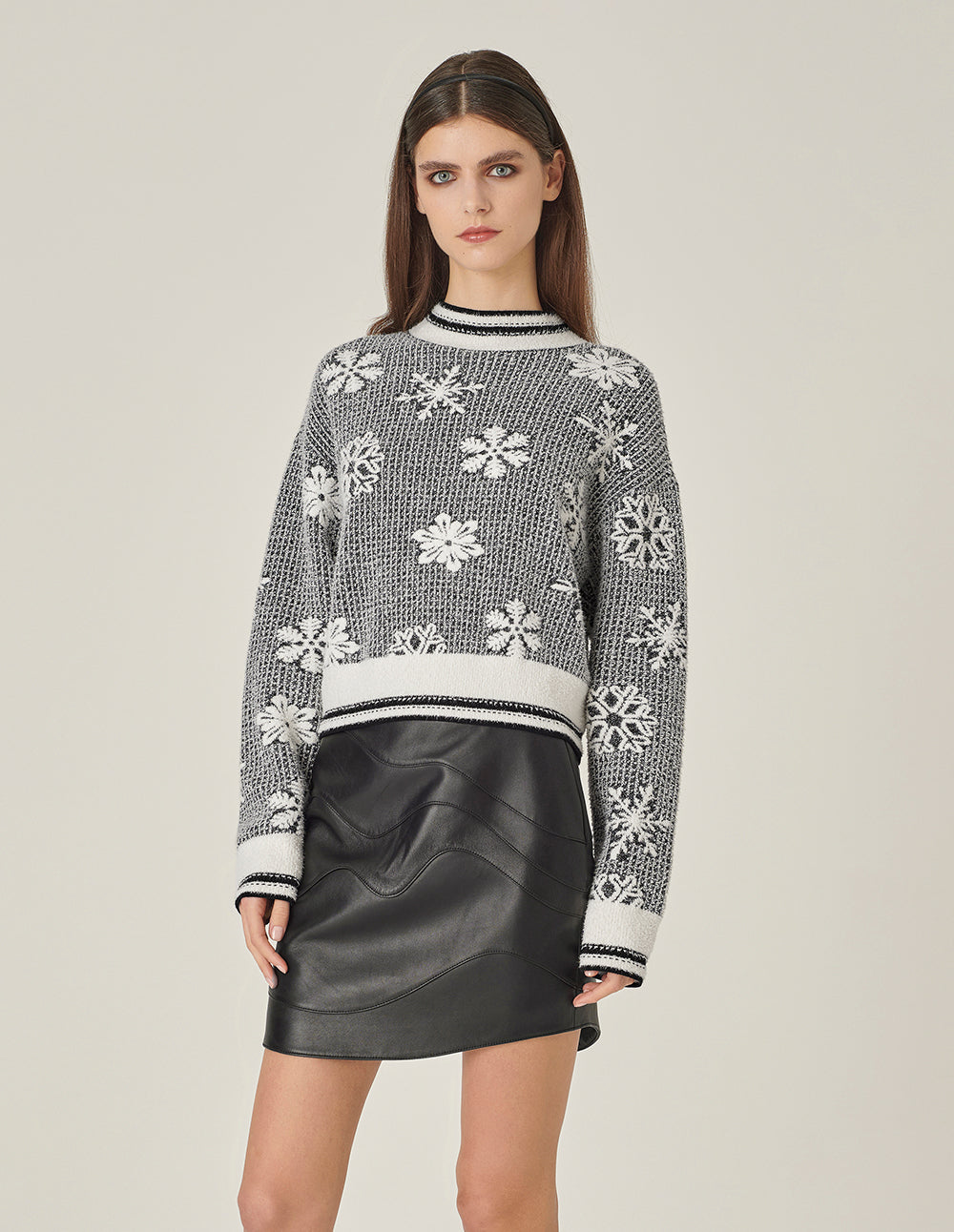MARYLING Round Neck Snow-Flower Long-Sleeve Jacquard Knitted Cropped Pullover