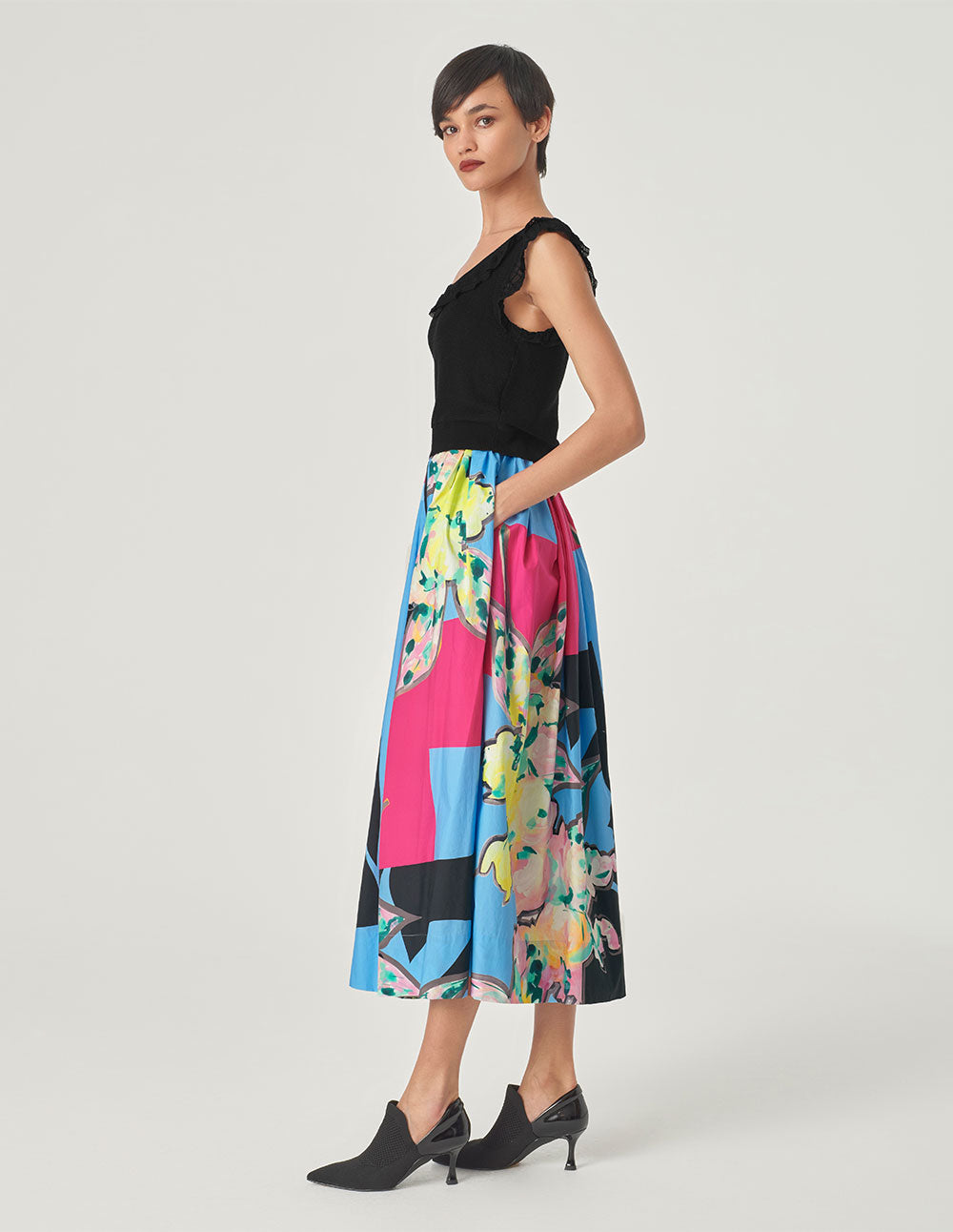 MARYLING Black Crew Neck Knitted Vest