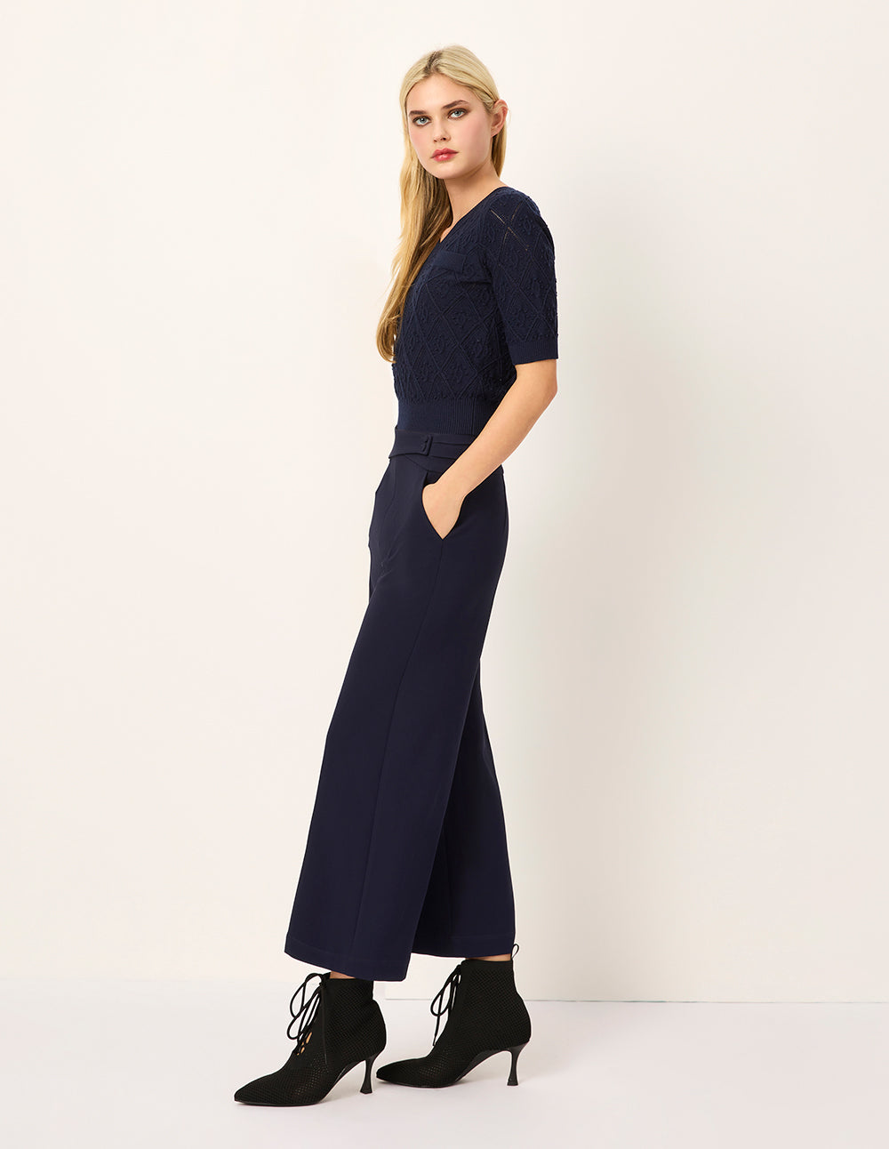 MARYLING V-Neck Short-Sleeve Diamond Check Cardigan