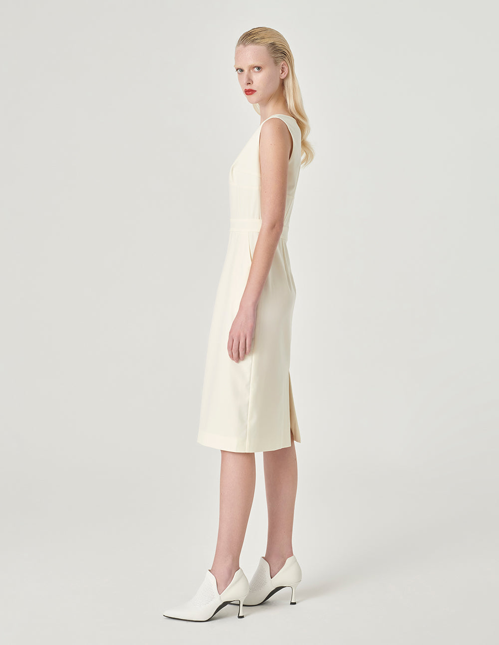 MARYLING U-Neck Sleeveless Empire Waist Dress