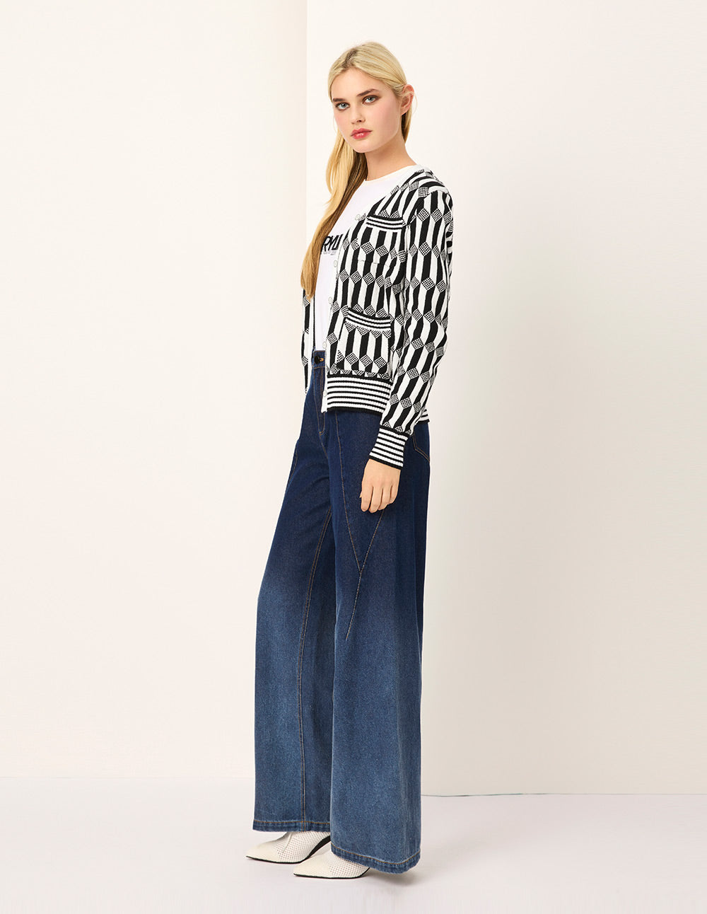 MARYLING Geometric Patterned Jacquard Multi-Pockets Black And White Knit Cardigan