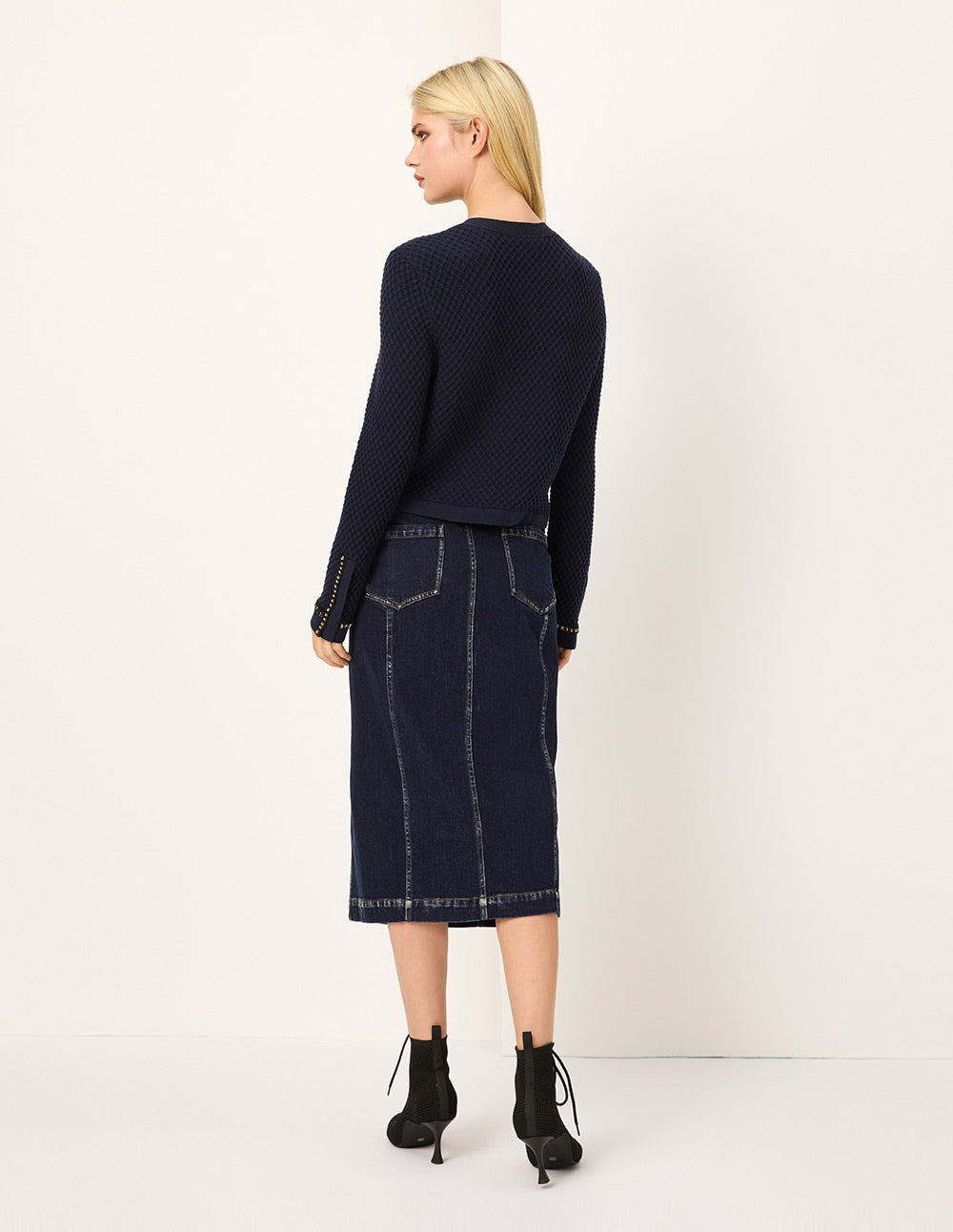 MARYLING Round-Neck Chain Mutil-Pocket Cropped Knit Cardigan