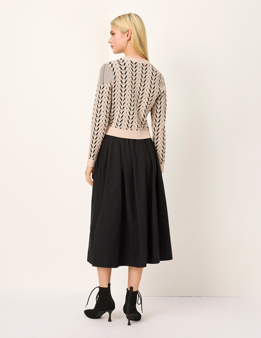 MARYLING Round Neck Geometric Print Long Sleeve Knit Cardigan