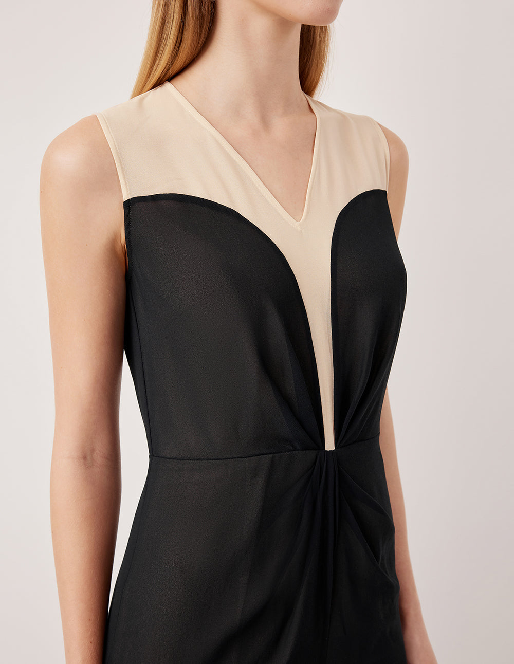 MARYLING V-neck Sleeveless Sheer Tulle Contrast Color Ruched Midi Dress