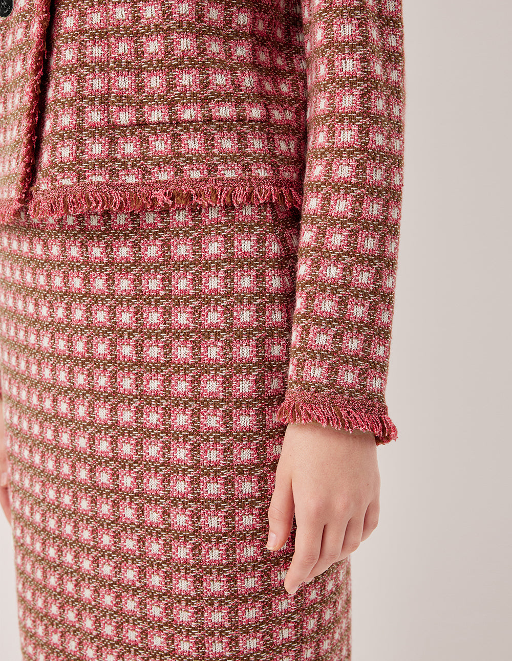 MARYLING Round Neck Long Sleeve Plaid Double-Breasted Knit Cardigan