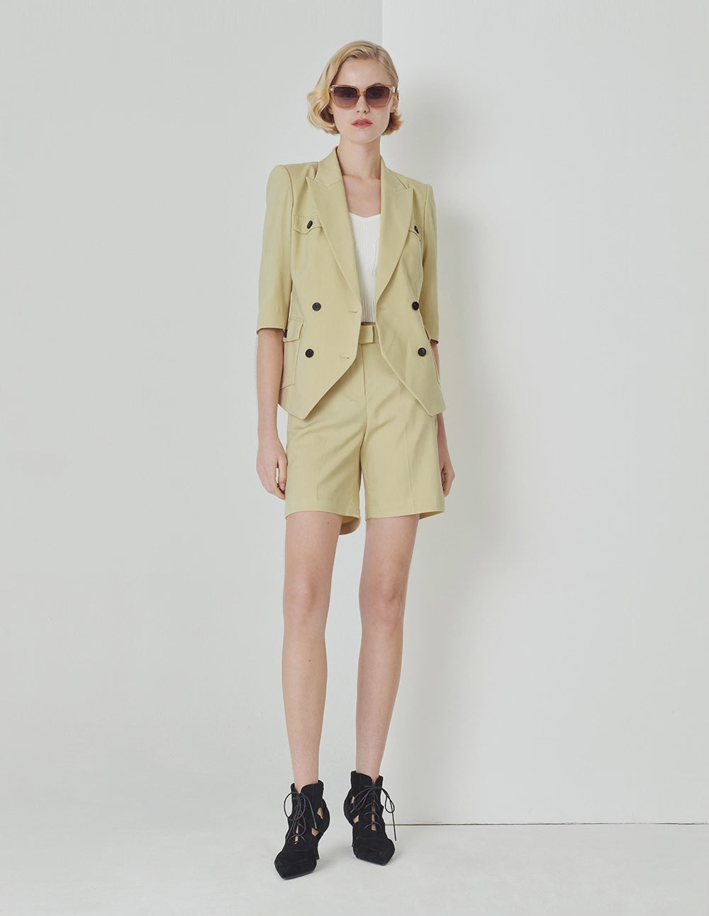 MARYLING Sand Mid-Rise Diagonal Pocket Shorts