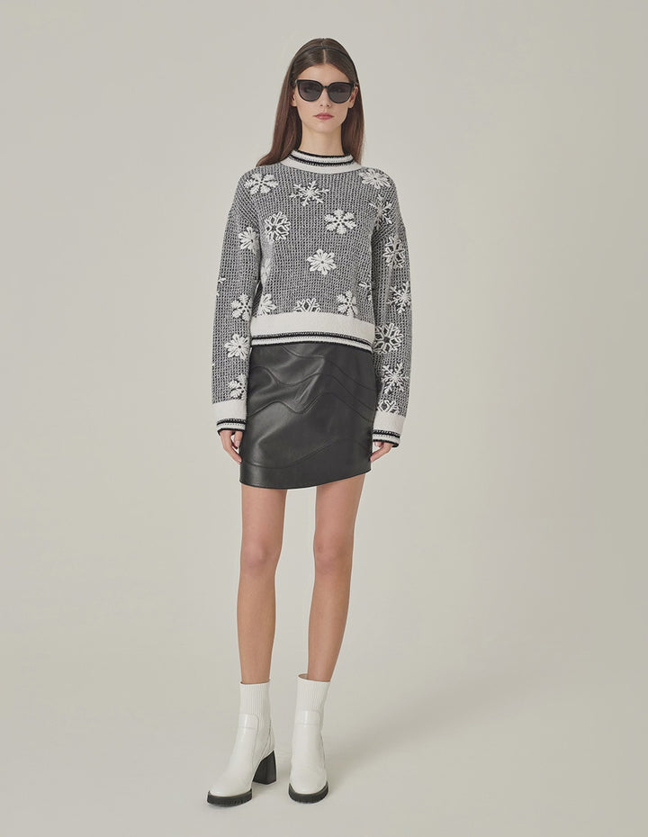 MARYLING Round Neck Snow-Flower Long-Sleeve Jacquard Knitted Cropped Pullover