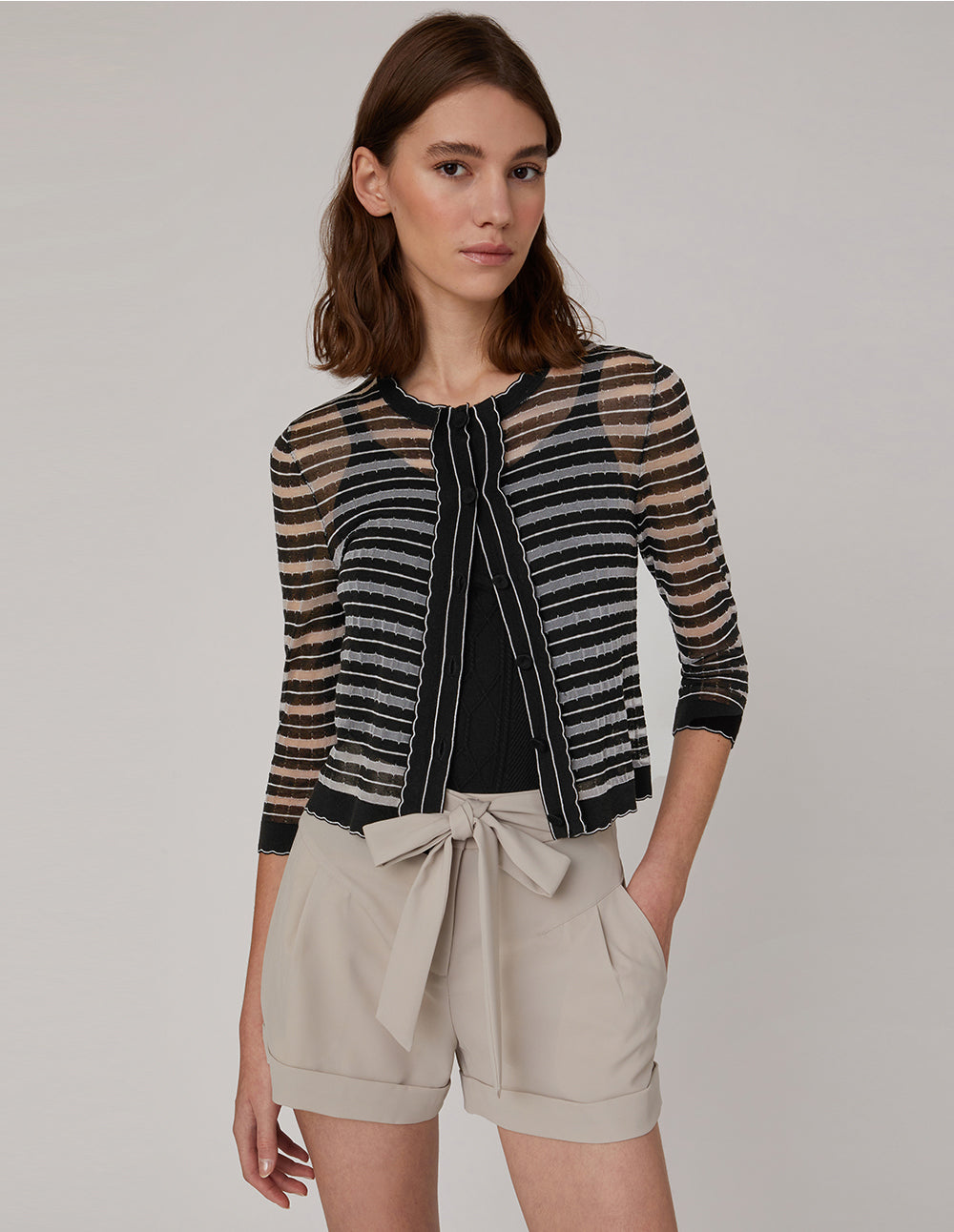 MARYLING Classic small cardigan has contrasting wavy edges