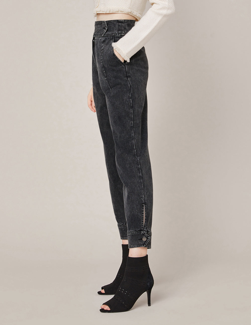MARYLING HIGH-WAIST MEDIUM WASH ROLLED HEM JEANS