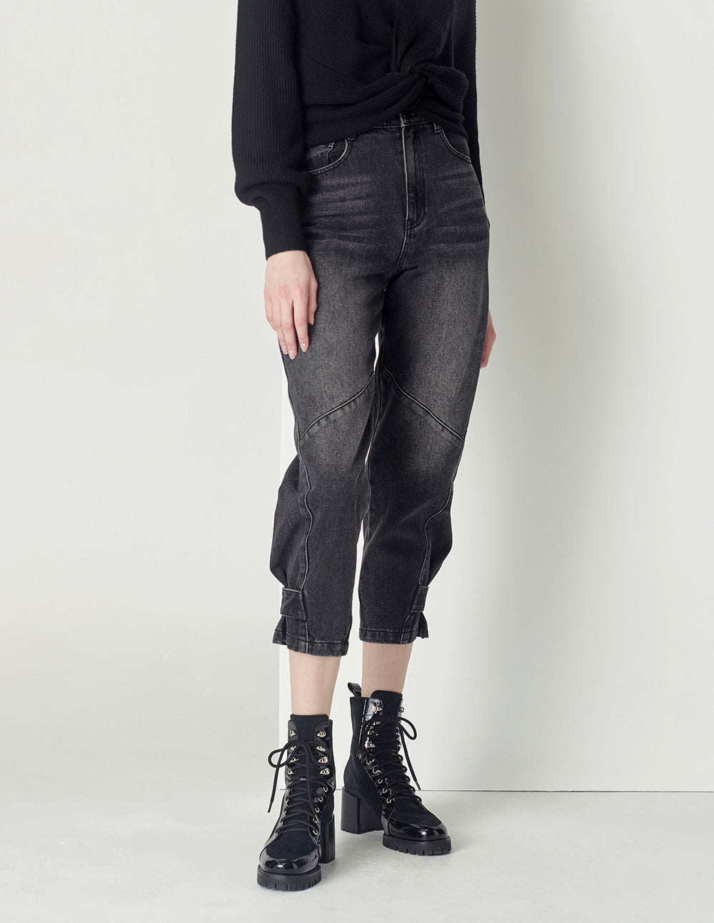 Maryling Black Tapered Feet Cropped Jeans