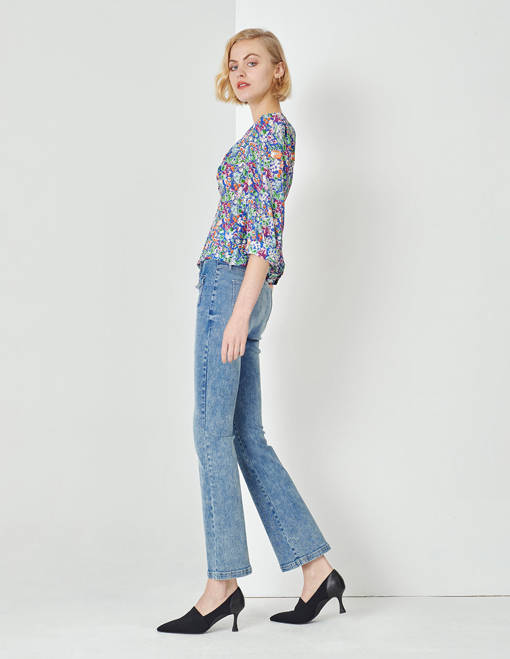 MARYLING Colourful underwater garden V-neck long-sleeved silk top