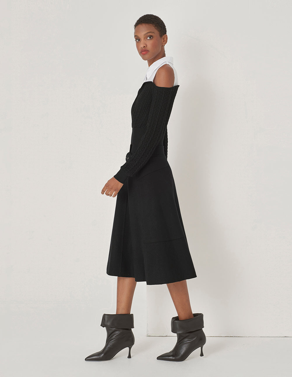 MARYLING Black Curved Waist Split A-Hem Skirt
