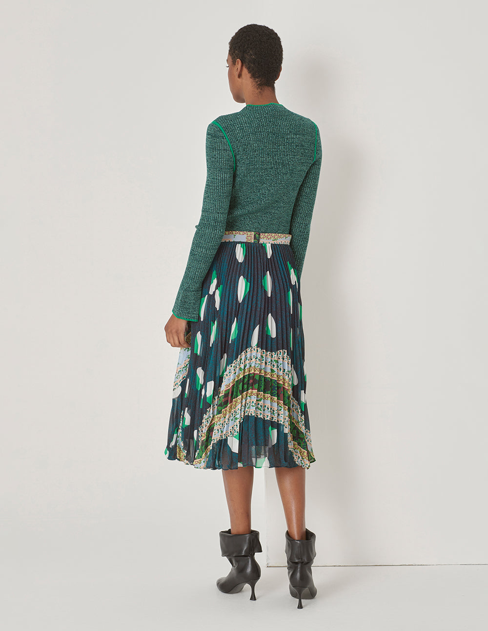 MARYLING Round-Neck Long-Sleeve Slim-Fit Ribbing Pure Green Knitted Pullover