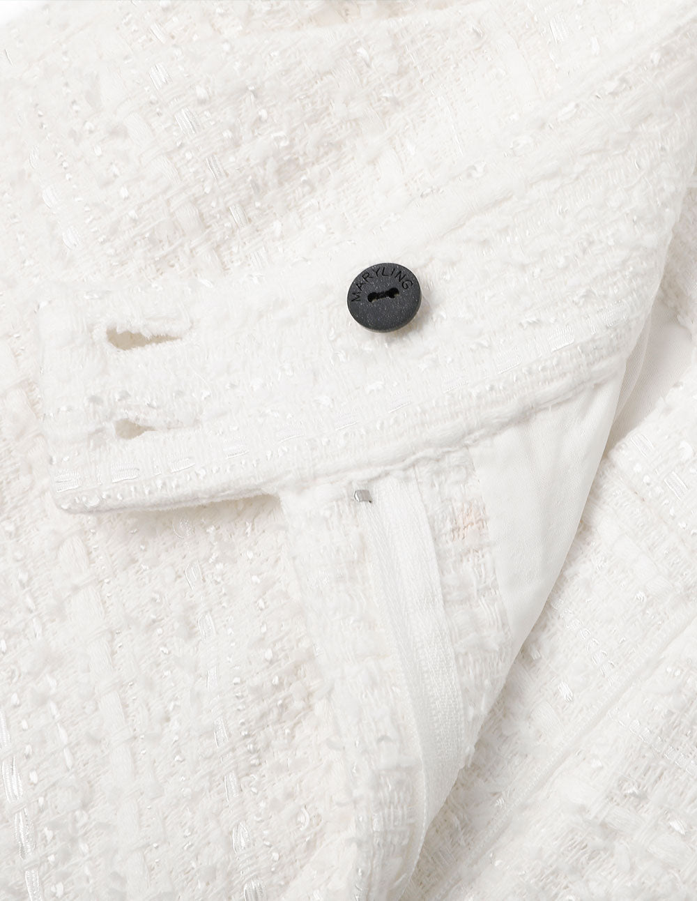 MARYLING White Tweed With Two Black Buttons Shorts